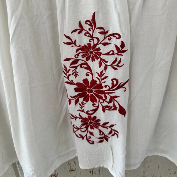BOUTIQUE EMBROIDERED PEASANT BLOUSE - Picture 10 of 11